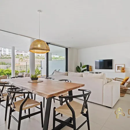 Apartment In Higueron West With Garden Fuengirola