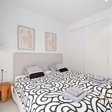 In Higueron West With Garden Apartment *
