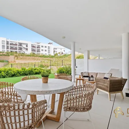 In Higueron West With Garden Apartment *