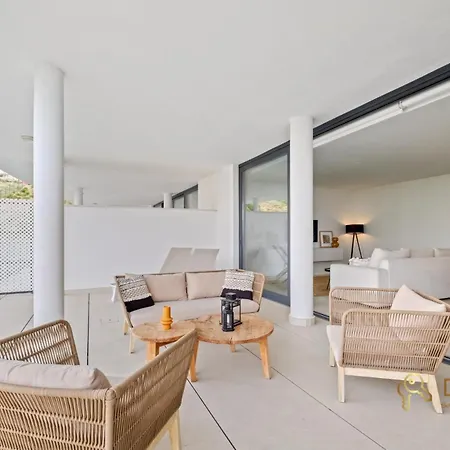 In Higueron West With Garden Apartment *