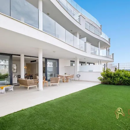 In Higueron West With Garden Apartment