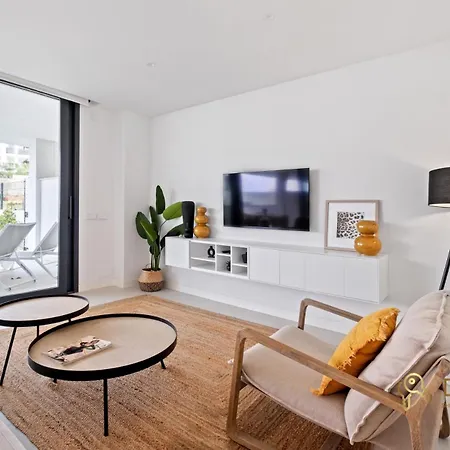 In Higueron West With Garden Apartment Fuengirola